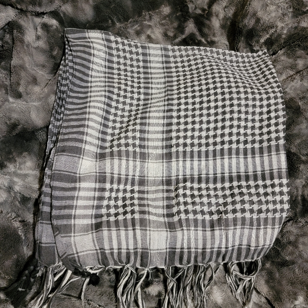 Large kerchief or scarf